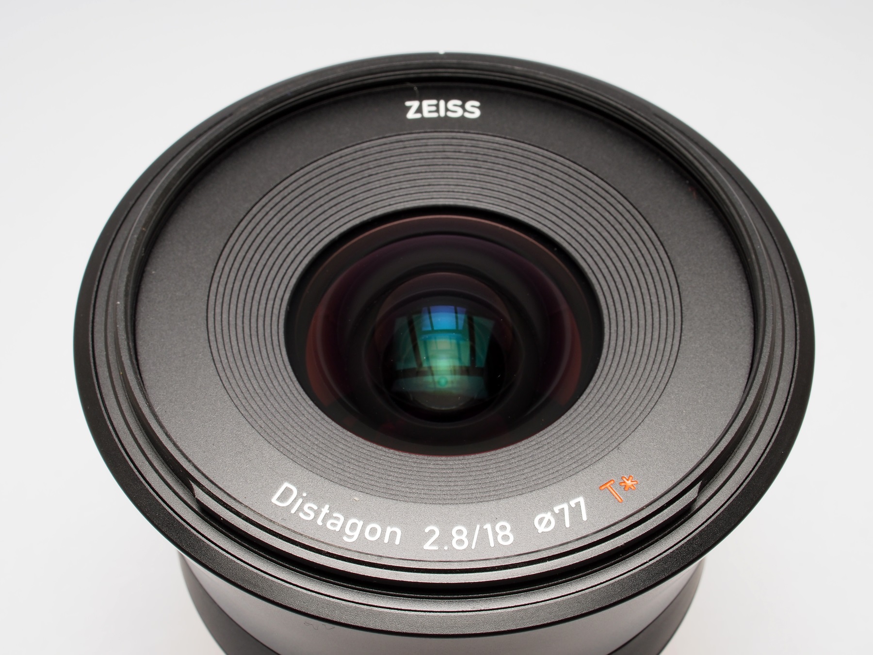 Used Zeiss 18mm F2.8 Batis Distagon T* - Sony E