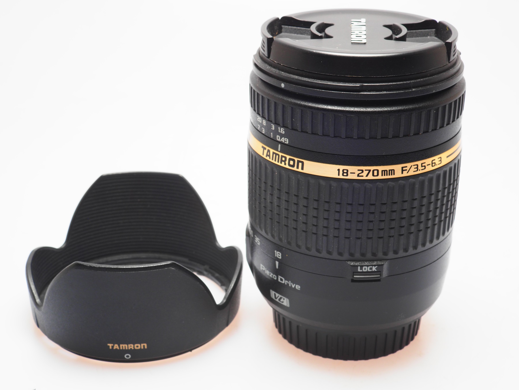 新品級の超美品・純正フード付き】TAMRON タムロン 18-270mm F/3.5-6.3