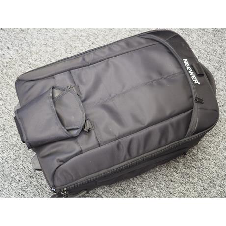 Neewer Large Roller Bag thumbnail