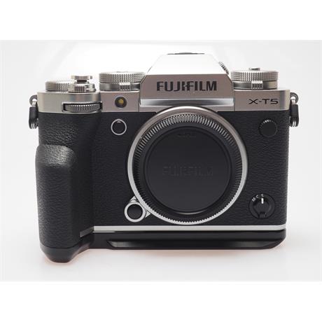 Fujifilm X-T5 Body + MHG-XT5 Grip - Silver thumbnail