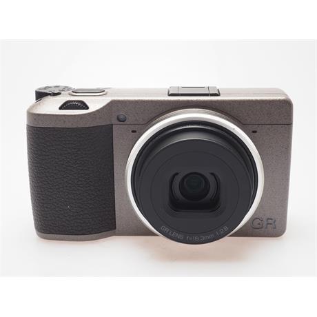 Ricoh GR III Diary Edition thumbnail