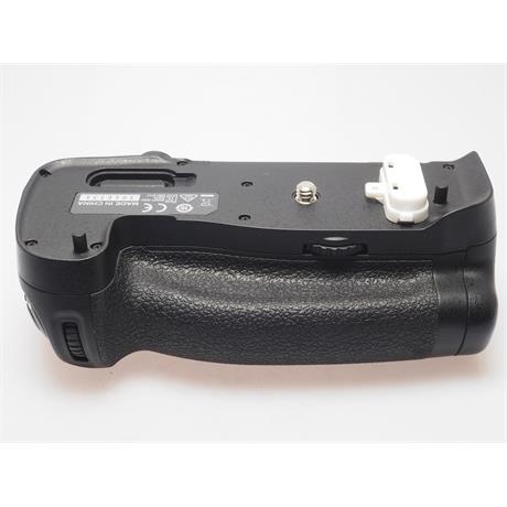 Nikon MB-D17 Battery Pack (D500) thumbnail