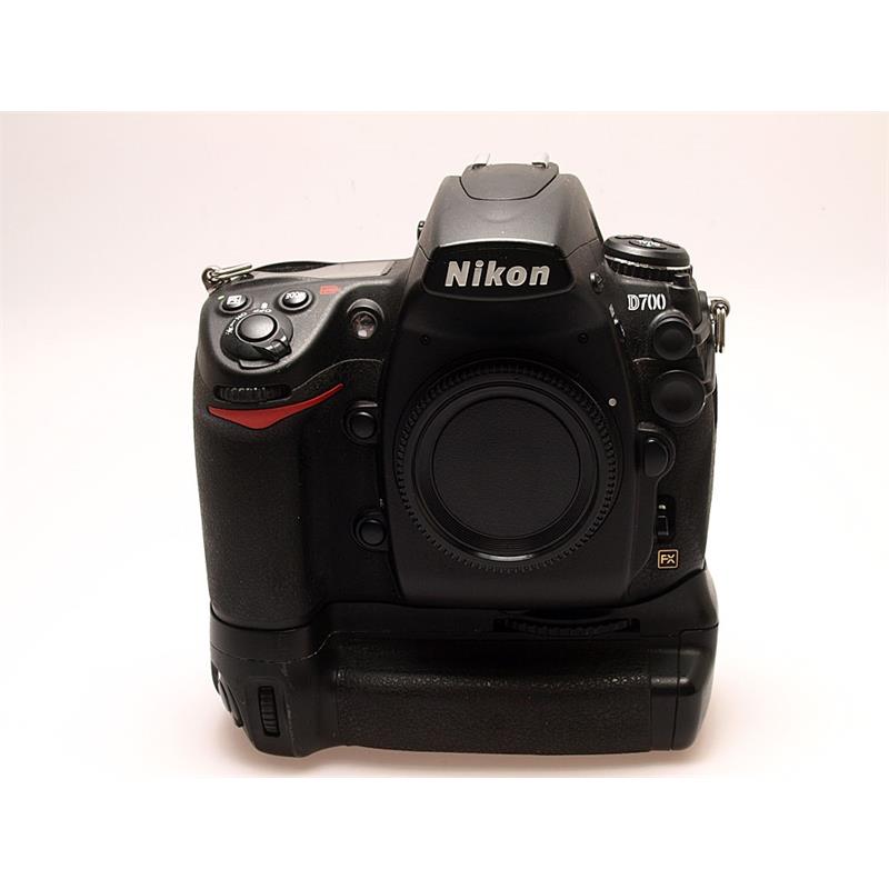 nikon d700 grip mb d10